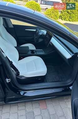 Седан Tesla Model 3 2023 в Луцьку