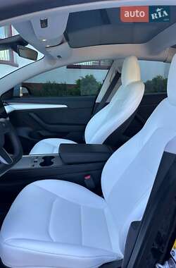 Седан Tesla Model 3 2023 в Луцьку