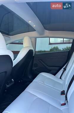 Седан Tesla Model 3 2023 в Луцьку
