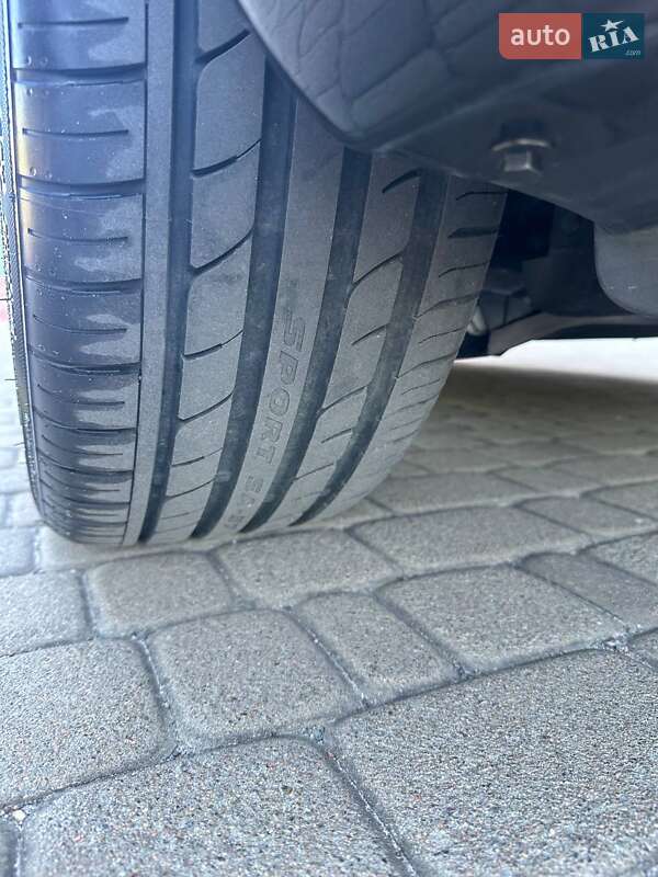 Седан Tesla Model 3 2023 в Луцьку