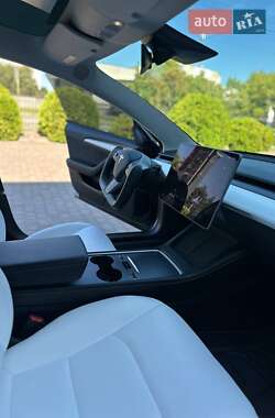Седан Tesla Model 3 2023 в Луцке