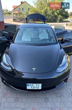 Седан Tesla Model 3 2023 в Луцьку