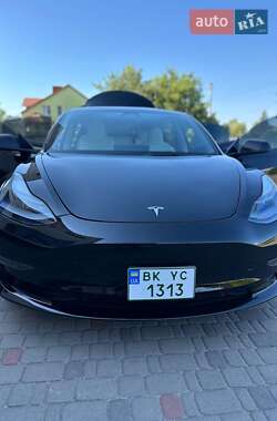 Седан Tesla Model 3 2023 в Луцьку