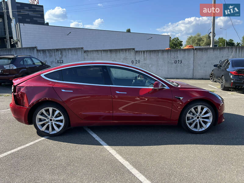 Седан Tesla Model 3 2019 в Киеве