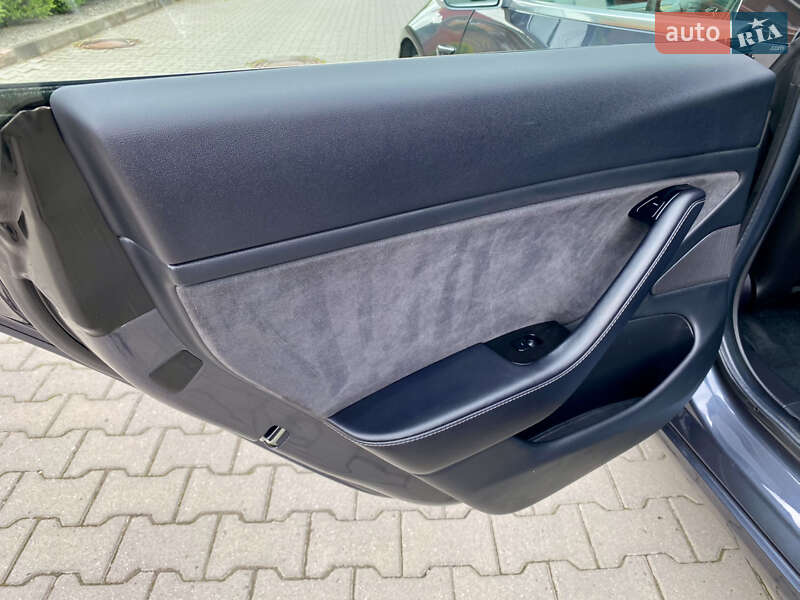 Седан Tesla Model 3 2018 в Хмельницькому