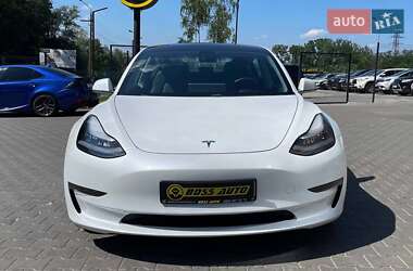 Седан Tesla Model 3 2020 в Черновцах