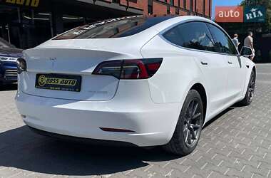 Седан Tesla Model 3 2020 в Чернівцях