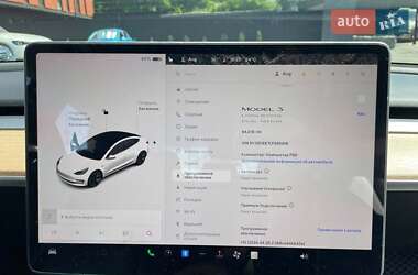 Седан Tesla Model 3 2020 в Чернівцях