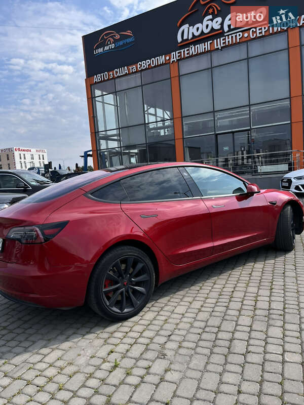Седан Tesla Model 3 2018 в Львові