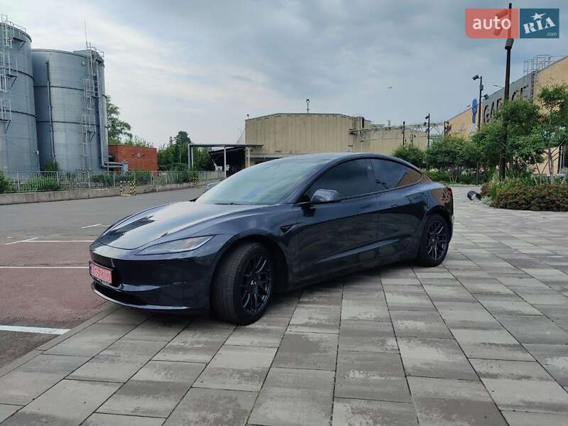 Седан Tesla Model 3 2024 в Киеве