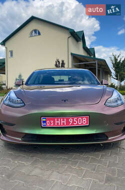 Седан Tesla Model 3 2020 в 