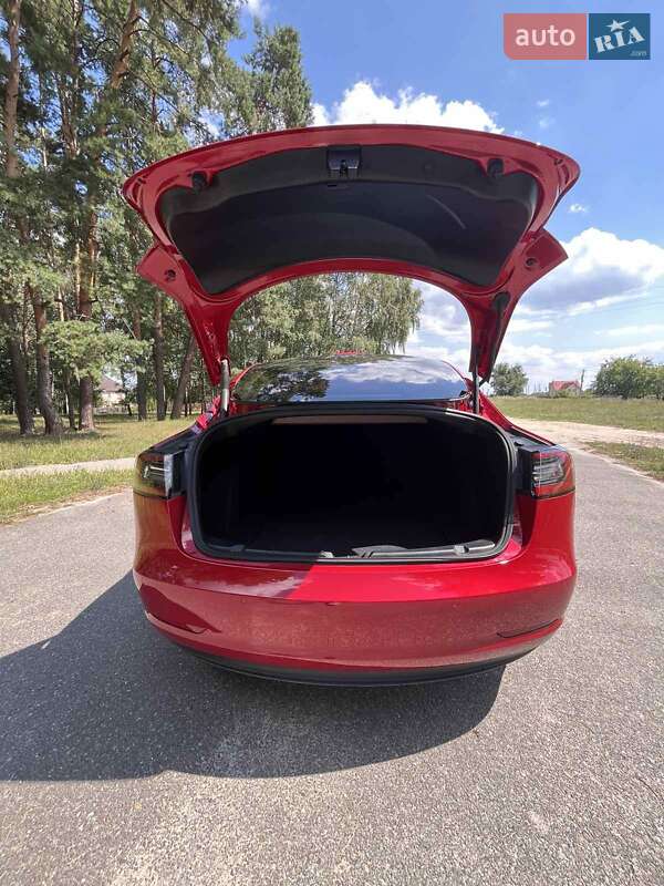 Седан Tesla Model 3 2022 в Макарове