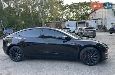 Седан Tesla Model 3 2022 в 