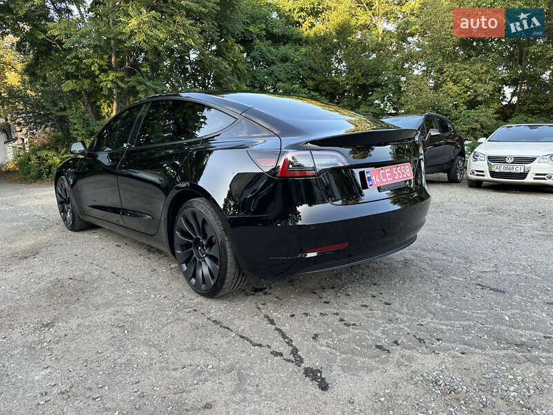 Седан Tesla Model 3 2022 в Днепре