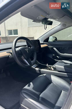 Седан Tesla Model 3 2019 в 