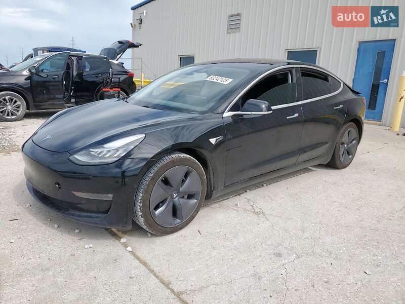 Седан Tesla Model 3 2018 в 