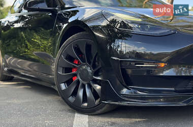 Седан Tesla Model 3 2021 в 