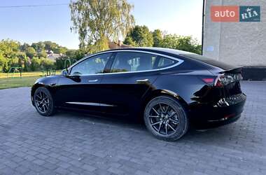 Седан Tesla Model 3 2019 в 