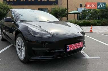 Седан Tesla Model 3 2021 в 