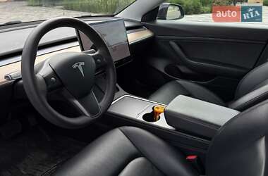 Седан Tesla Model 3 2021 в 