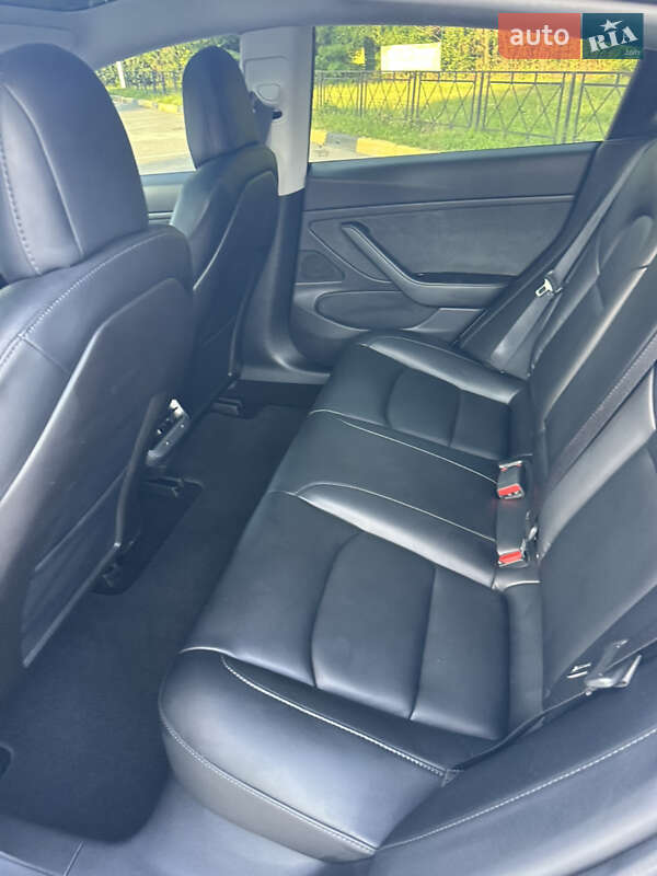 Седан Tesla Model 3 2019 в Києві