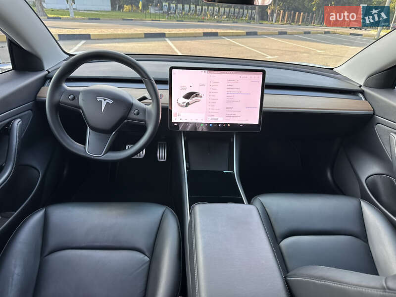 Седан Tesla Model 3 2019 в Києві