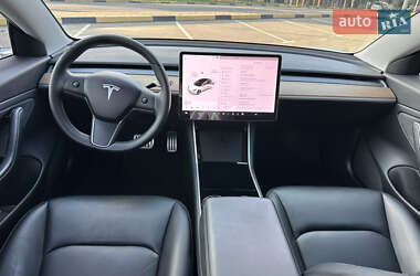 Седан Tesla Model 3 2019 в 