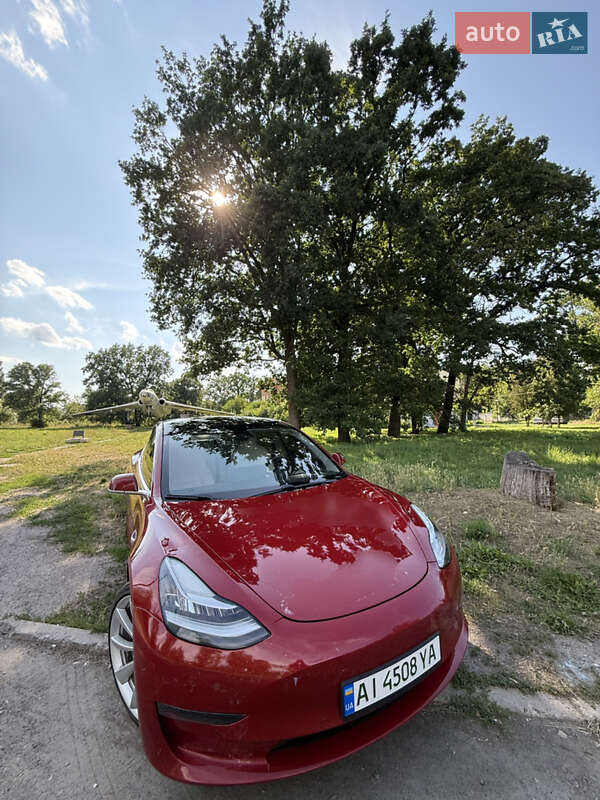 Седан Tesla Model 3 2019 в Білій Церкві