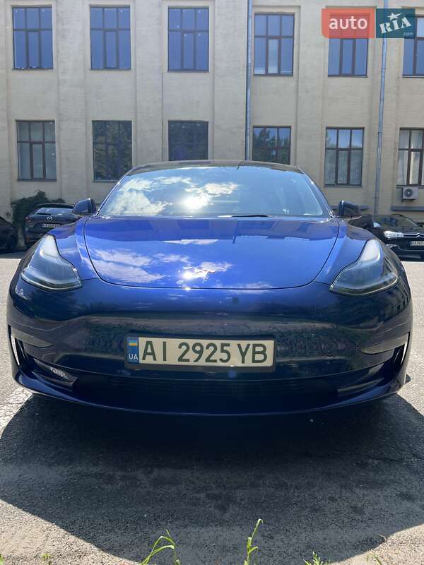 Седан Tesla Model 3 2023 в Києві