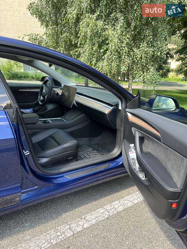 Седан Tesla Model 3 2023 в Києві