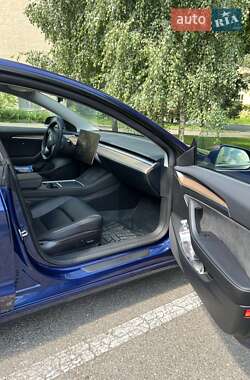 Седан Tesla Model 3 2023 в 