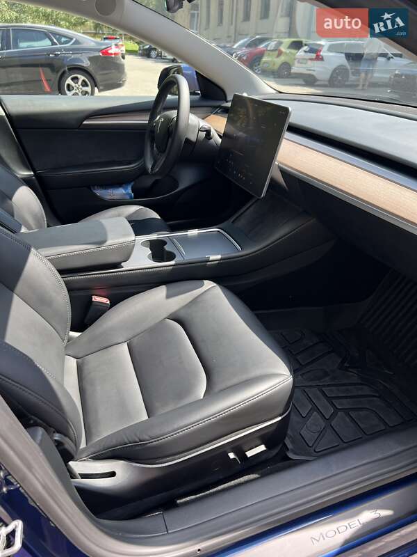 Седан Tesla Model 3 2023 в Києві
