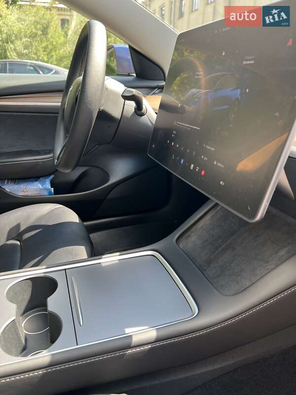 Седан Tesla Model 3 2023 в Києві