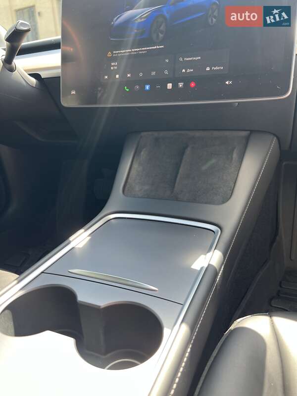 Седан Tesla Model 3 2023 в Києві