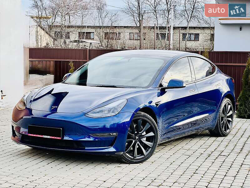 Седан Tesla Model 3 2022 в Києві