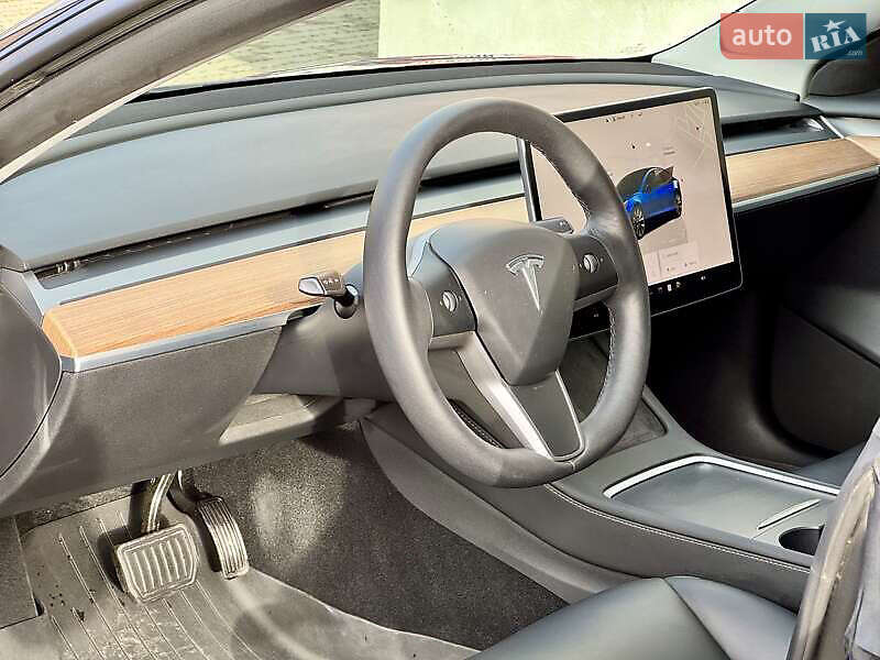 Седан Tesla Model 3 2022 в Києві