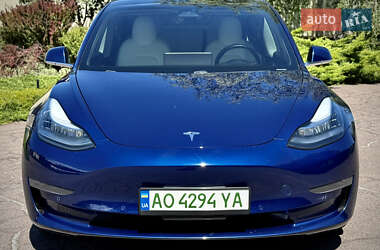 Седан Tesla Model 3 2019 в 