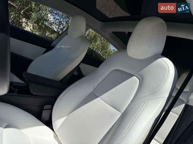 Седан Tesla Model 3 2019 в Днепре