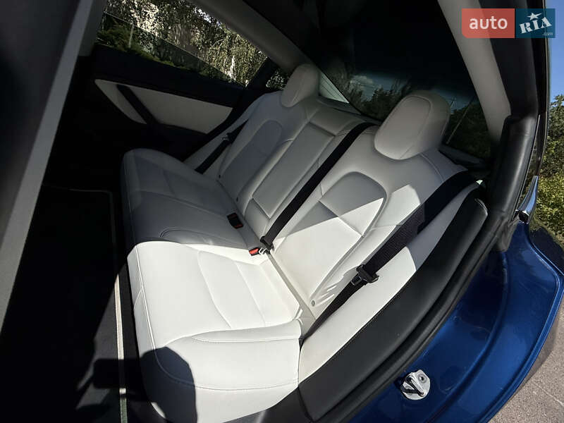 Седан Tesla Model 3 2019 в Днепре
