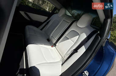 Седан Tesla Model 3 2019 в 