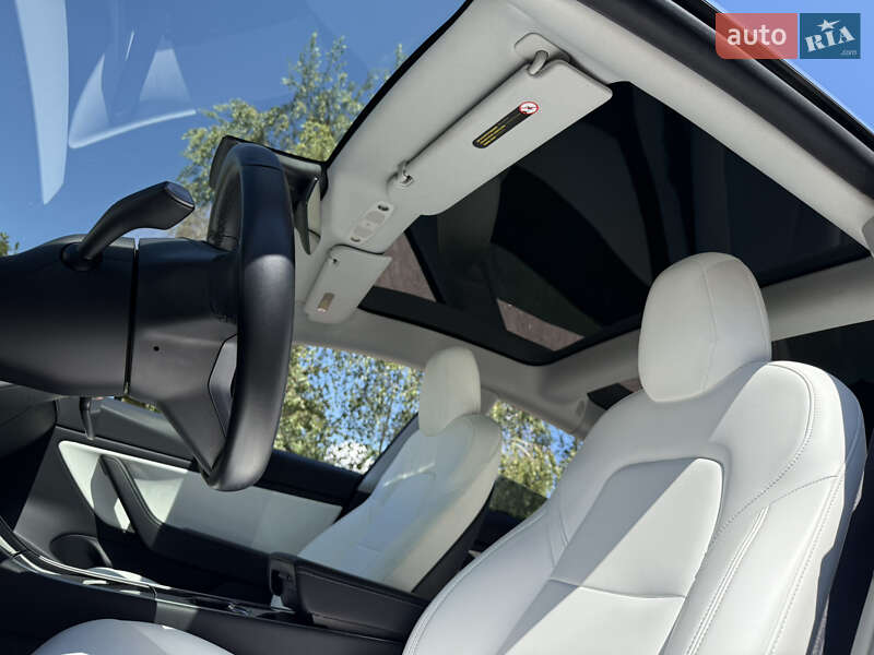 Седан Tesla Model 3 2019 в Днепре