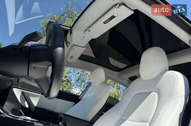 Седан Tesla Model 3 2019 в 
