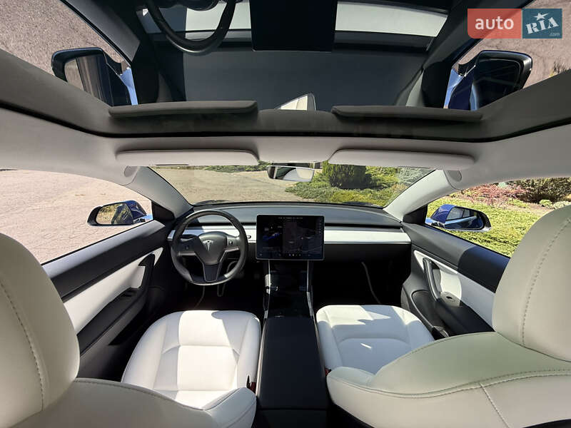 Седан Tesla Model 3 2019 в Днепре