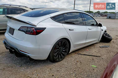 Седан Tesla Model 3 2021 в 