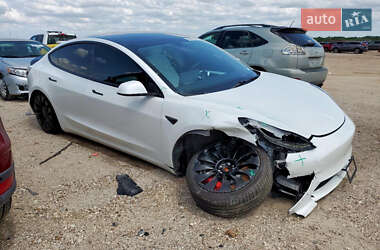 Седан Tesla Model 3 2021 в 