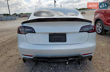 Седан Tesla Model 3 2021 в 