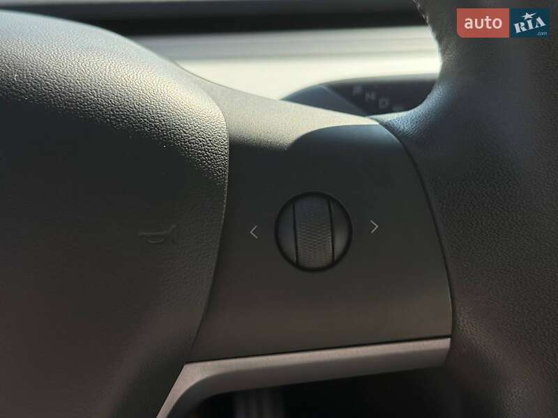 Седан Tesla Model 3 2019 в Рівному