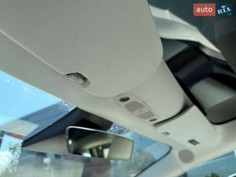 Седан Tesla Model 3 2019 в Рівному