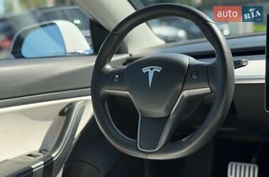 Седан Tesla Model 3 2019 в 
