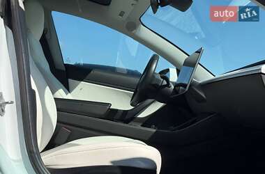 Седан Tesla Model 3 2019 в 